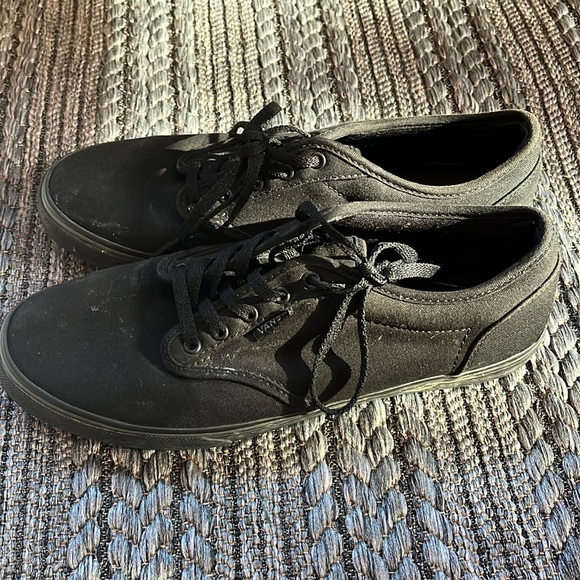 Vans - Picture 1 of 4